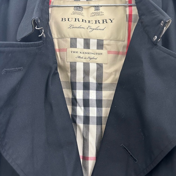 MASSIVE CLEAROUT: NWOT Burberry Kensington Trench Coat (Medium Length) - Picture 3 of 5